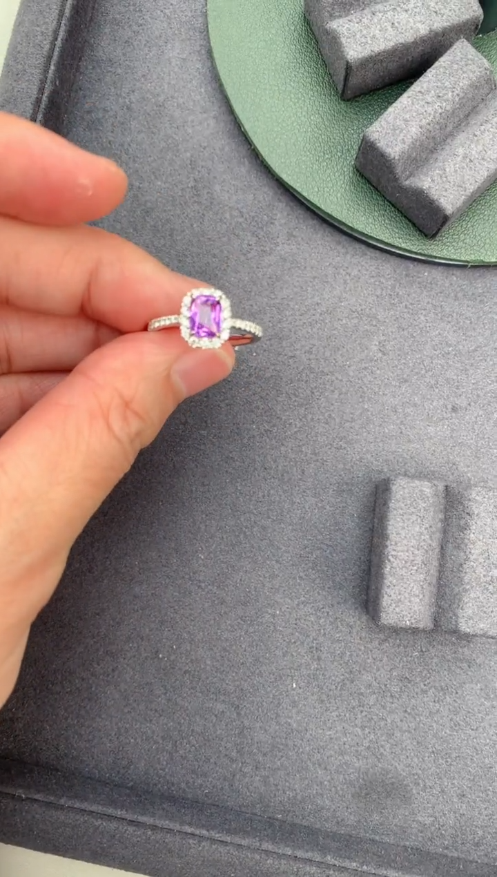 【闪购商品】彩色蓝宝石戒指18K金镶嵌1.1ct无烧紫蓝宝戒指