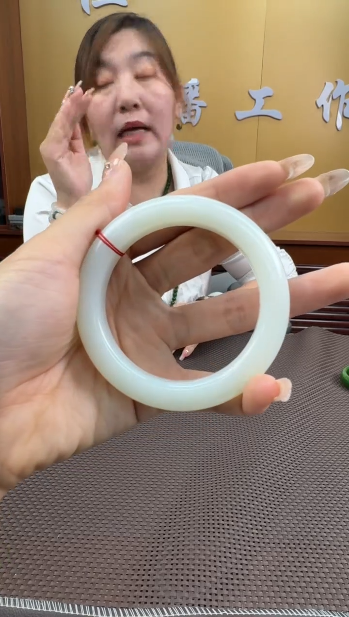 【闪购商品】和田玉手镯未镶嵌56