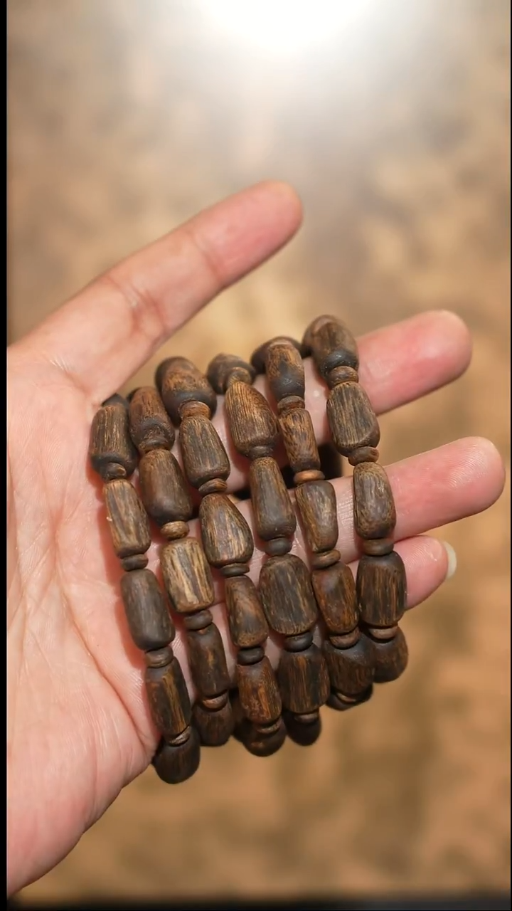 沉香手串海南绿奇楠沉水树心油虫漏随型单圈9克 多样性发一