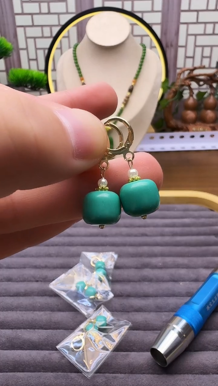 14K金镶嵌耳钉玛瑙/玉髓QL14  