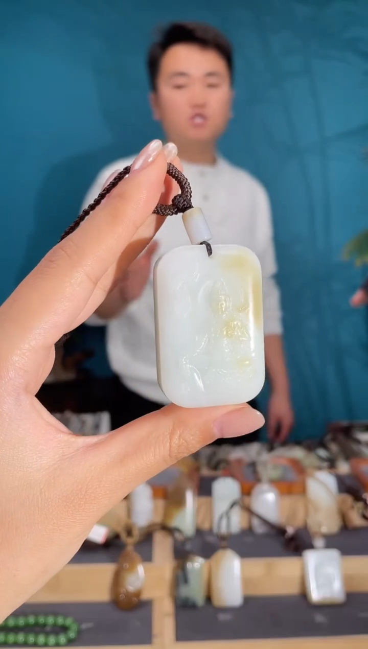 颈饰未镶嵌和田玉1