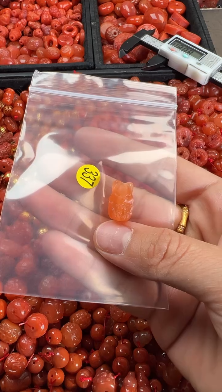 【闪购商品】南红玛瑙颈饰未镶嵌1