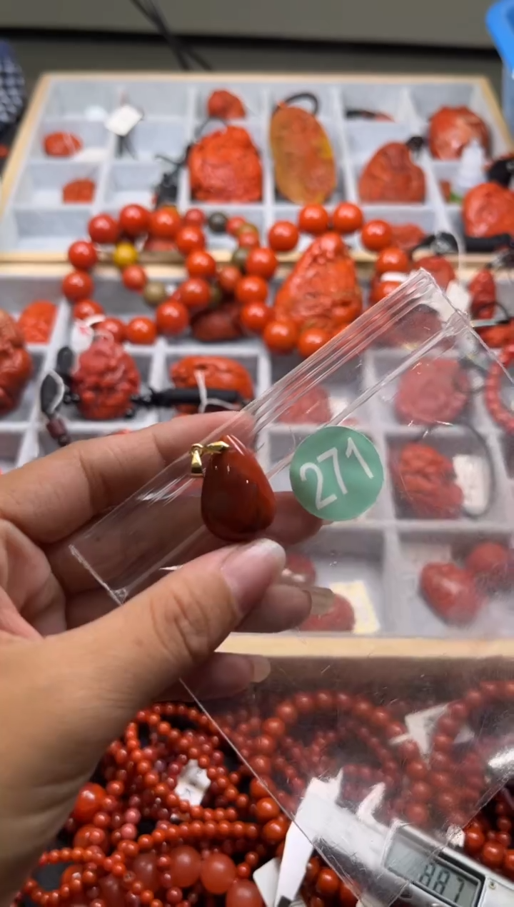 南红玛瑙未镶嵌珠宝奇石271