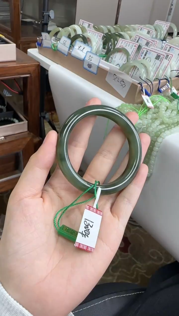 未镶嵌手镯和田玉53