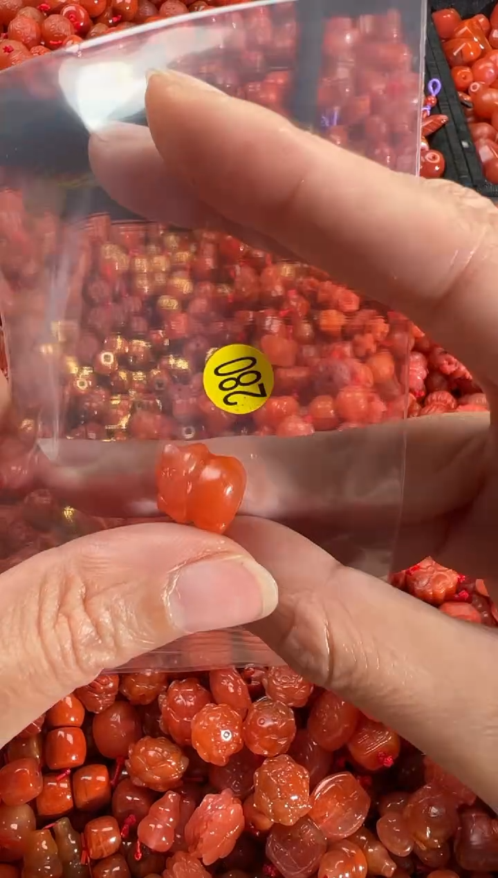 【闪购商品】南红玛瑙颈饰未镶嵌1