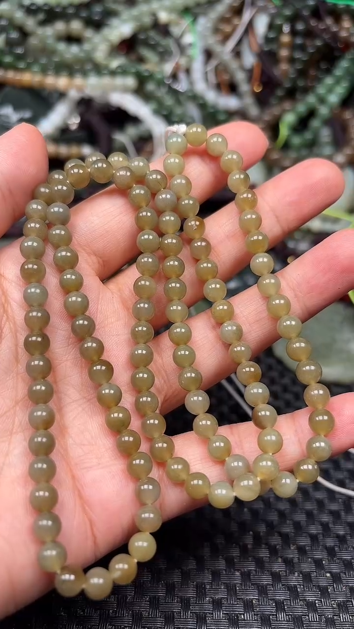 和田玉未镶嵌颈饰1