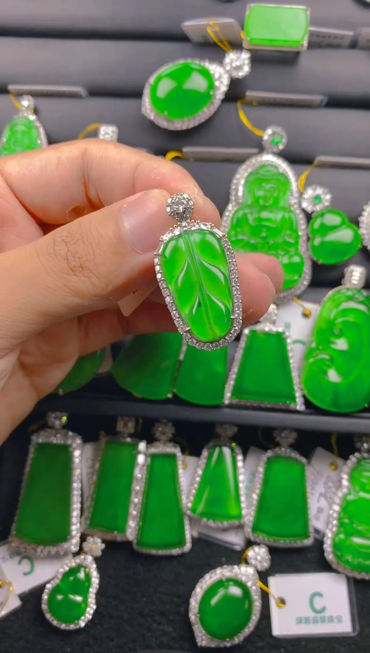 【闪购商品】翡翠颈饰银S925镶嵌11111111