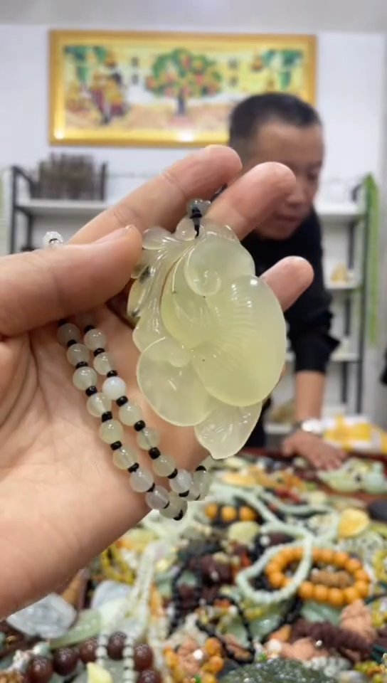 未镶嵌岫玉吊坠    