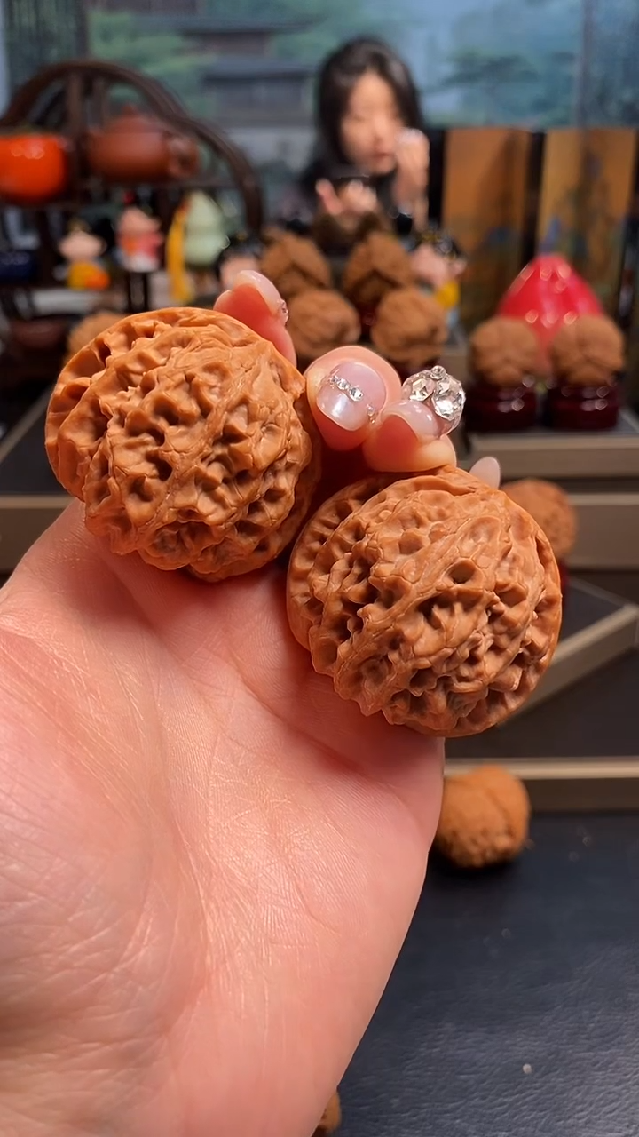 【闪购商品】文玩核桃吊坠K409苹果园42