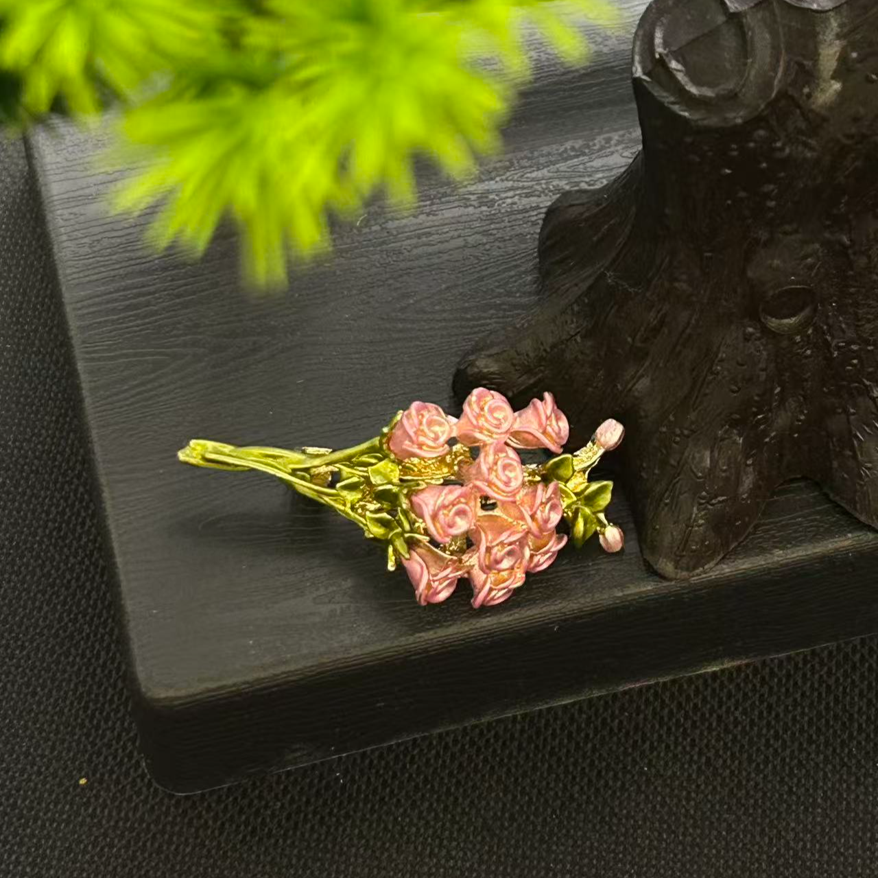 铜合金亚克力胸针 【花束2607+小蜜蜂胸针2791】 8022