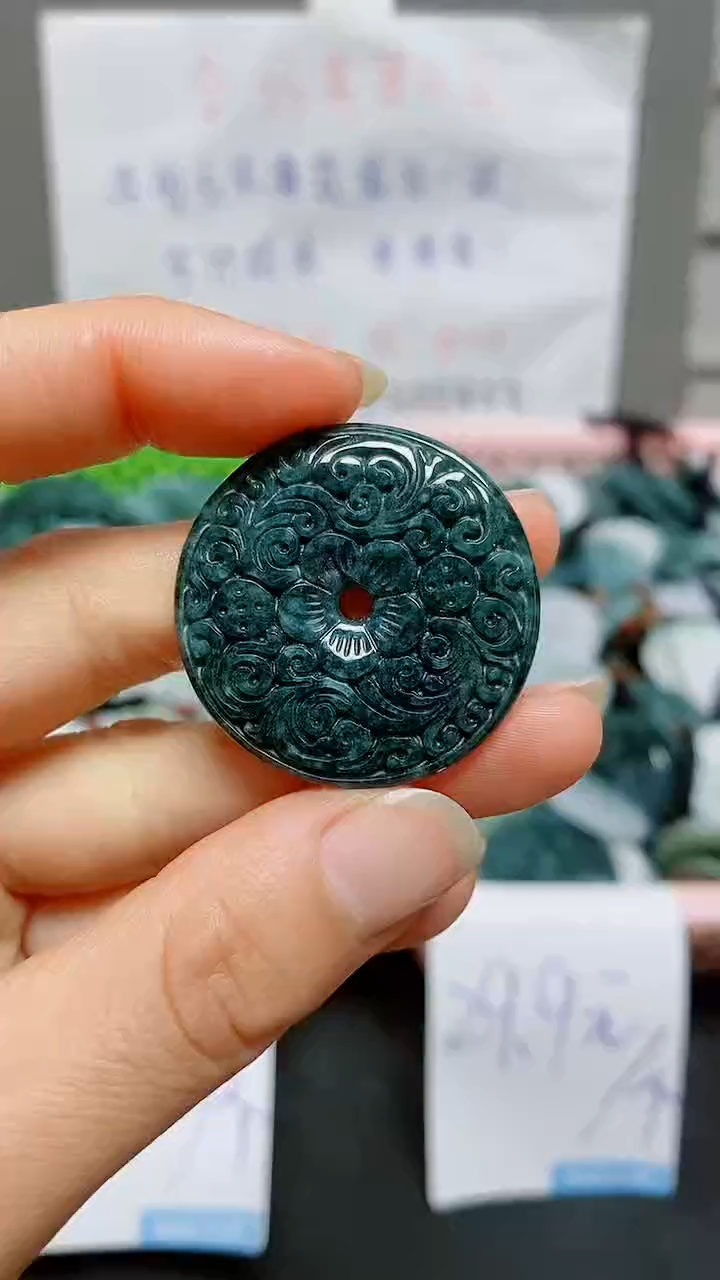 【闪购商品】翡翠颈饰未镶嵌 天然翡翠A货