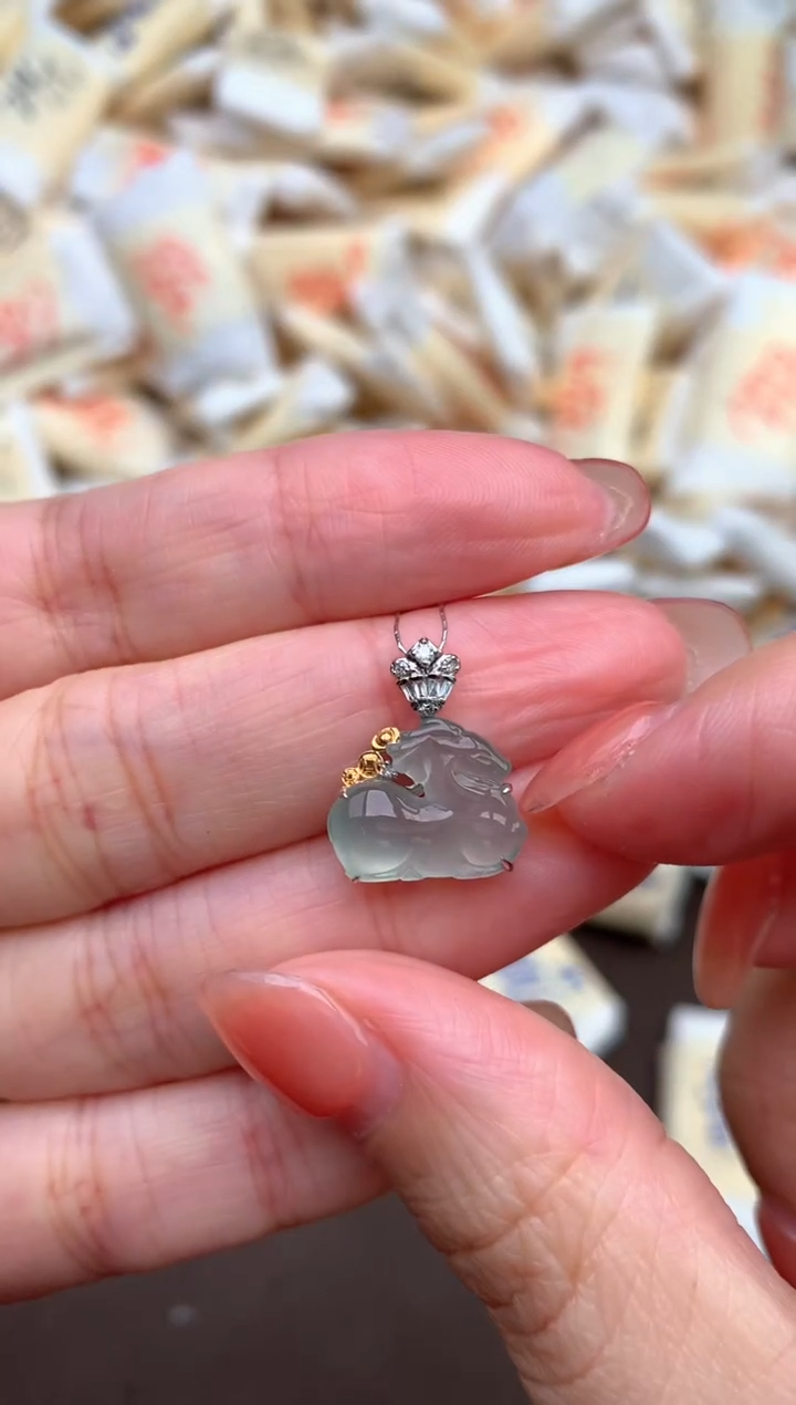 【闪购商品】翡翠挂件18K金镶嵌—