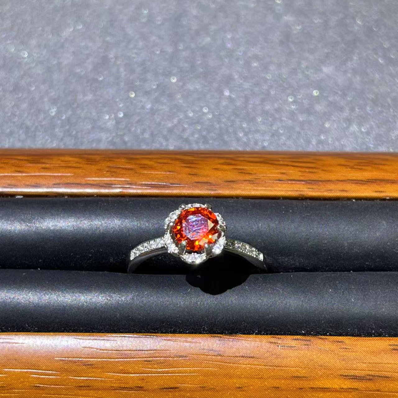 s7719白托橙镶开口戒指多样性发货