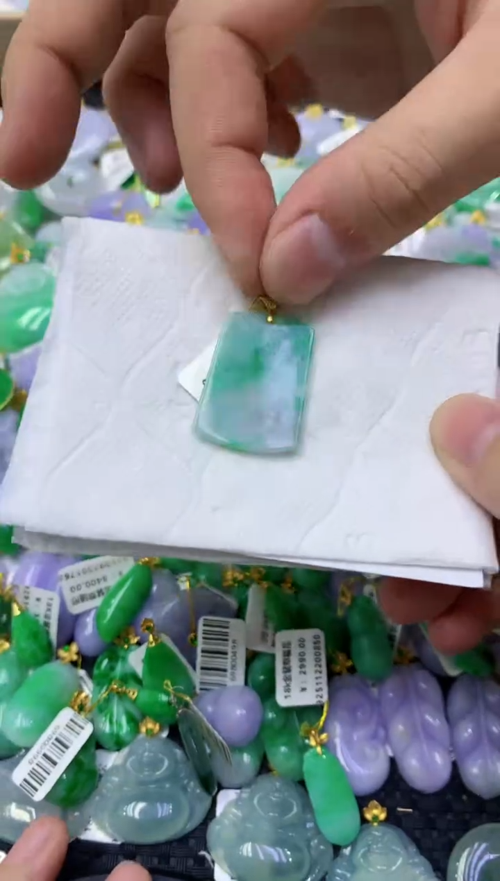 颈饰未镶嵌翡翠天然缅甸翡翠A货