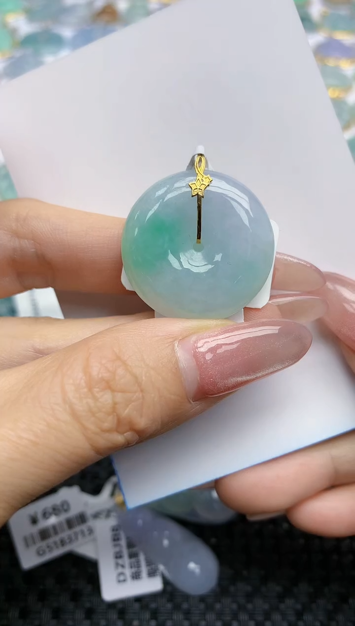 【闪购商品】翡翠挂件18K金镶嵌天然翡翠A货