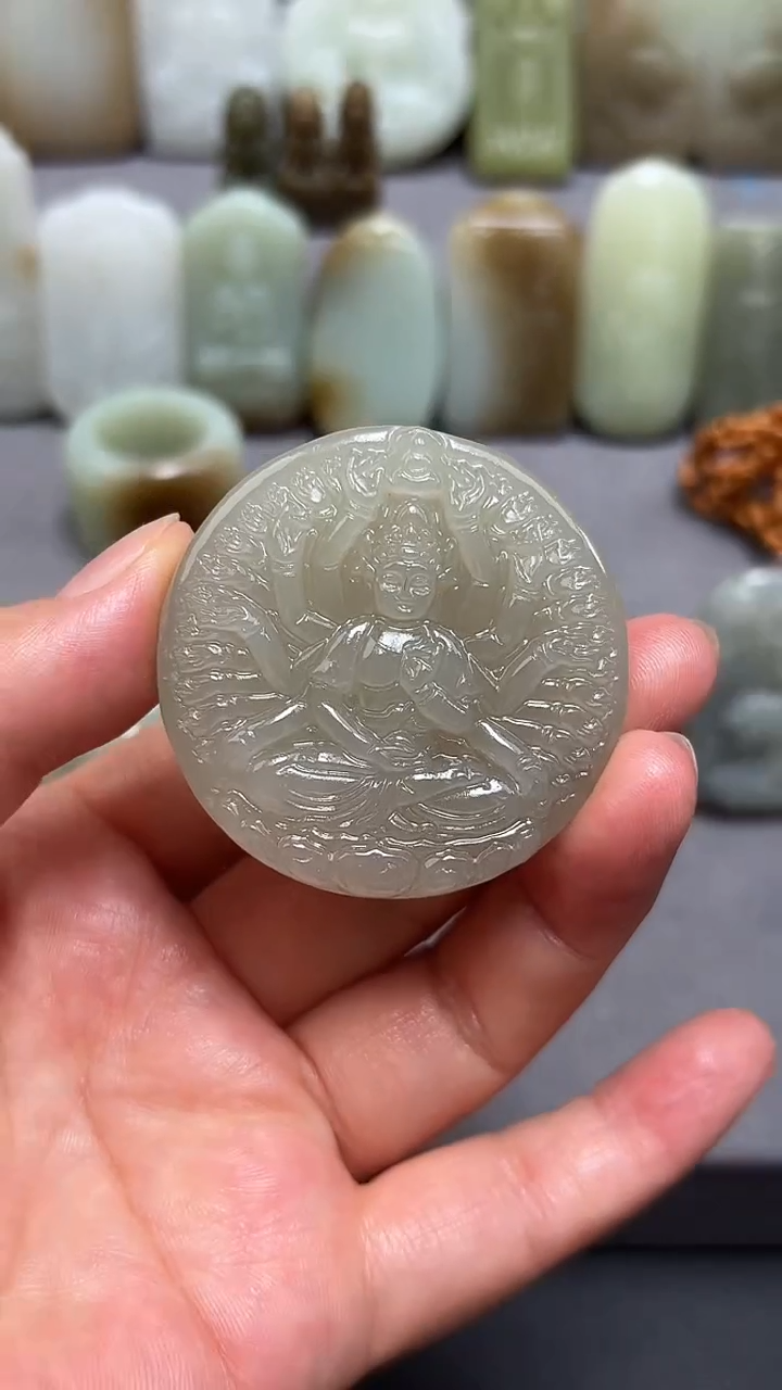 和田玉未镶嵌颈饰.