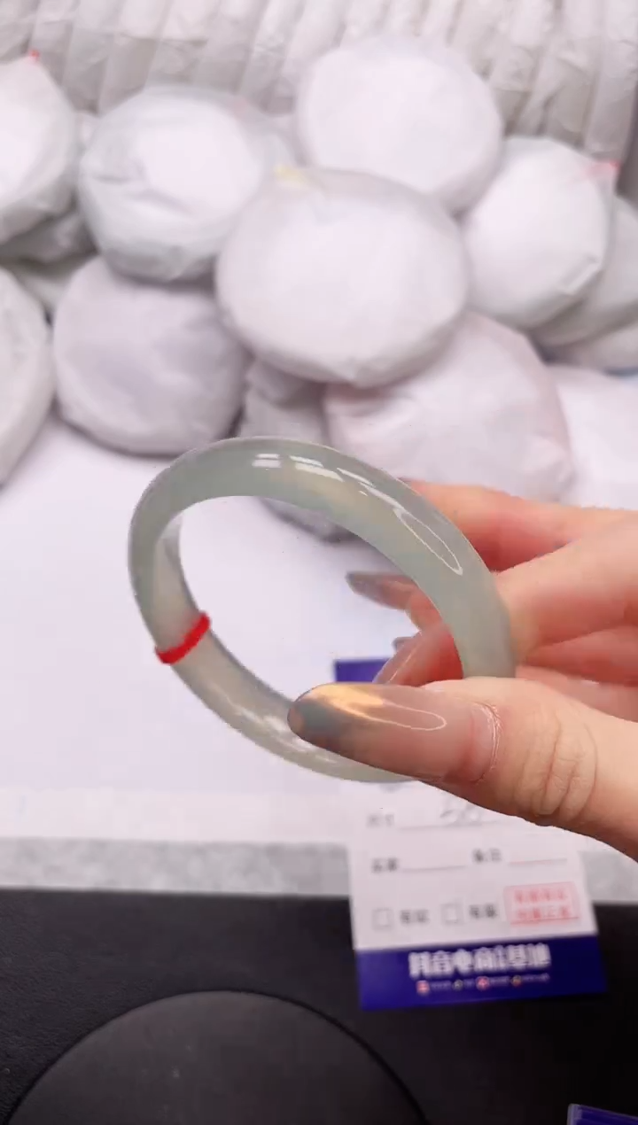 【闪购商品】石英质玉手镯未镶嵌15K501-55