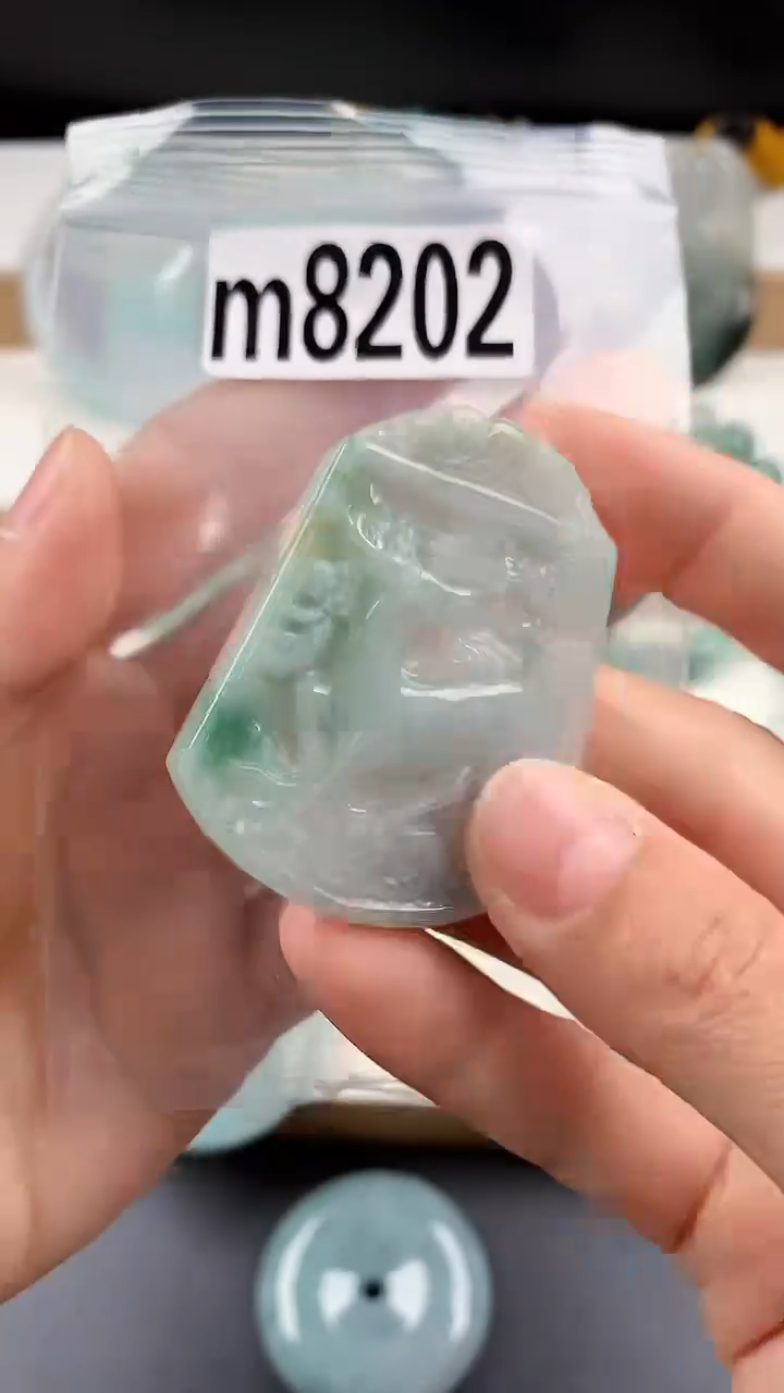 颈饰未镶嵌翡翠天然翡翠吊坠挂件