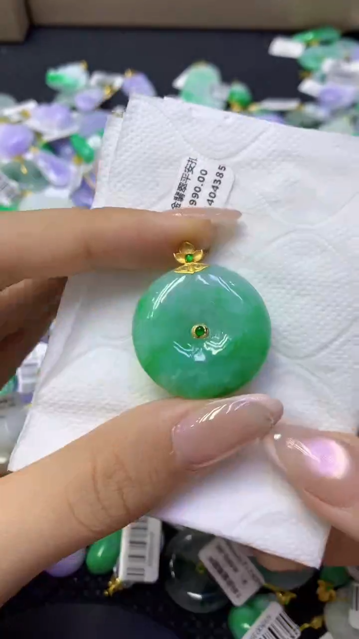 颈饰18K金镶嵌翡翠天然缅甸翡翠A货