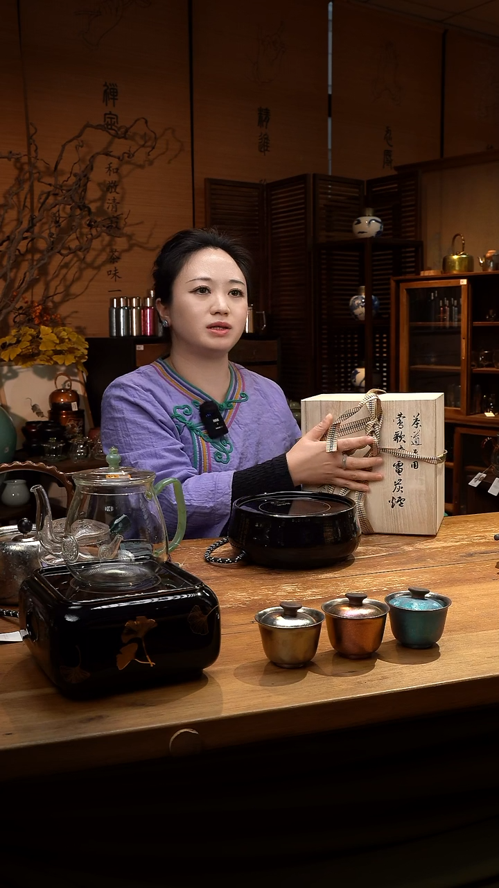 【闪购商品】莺歌烧/五桃献寿亮光黑地炉