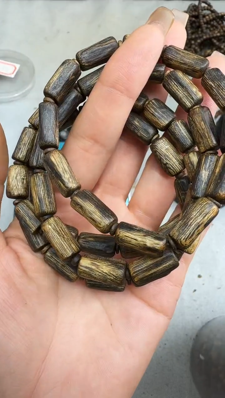 沉香手串0808张勺子随型单圈多样性发一