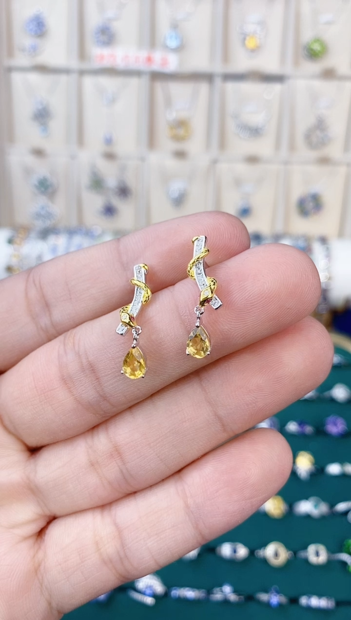 【闪购商品】黄晶耳钉银S925镶嵌带证书
