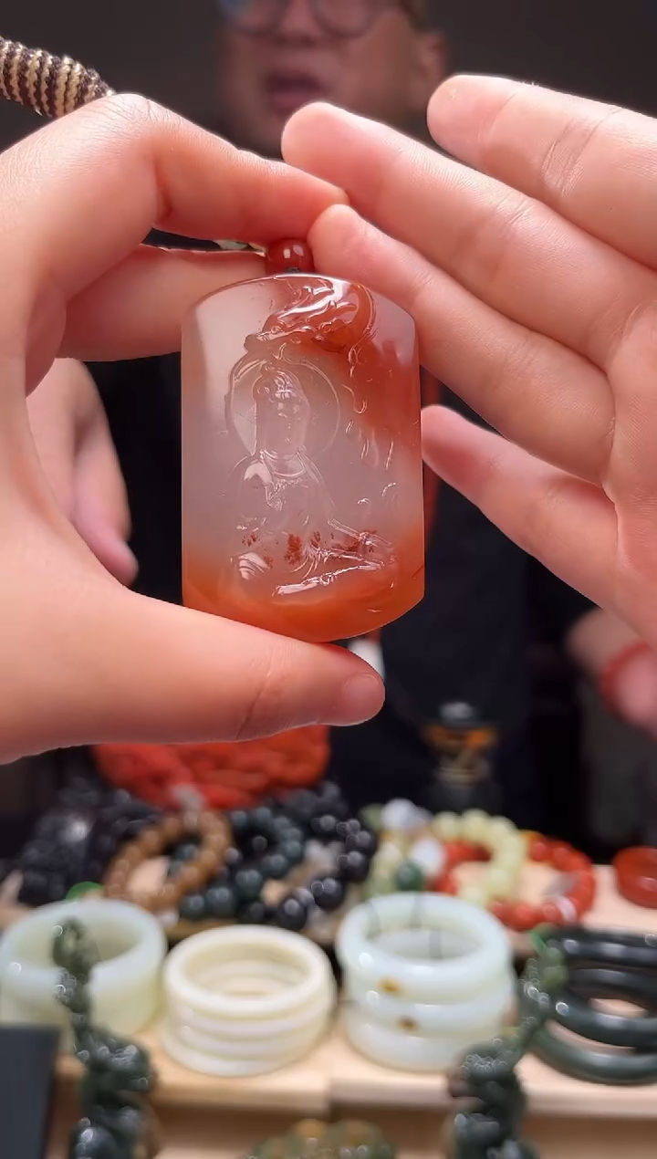 颈饰未镶嵌南红玛瑙吊坠