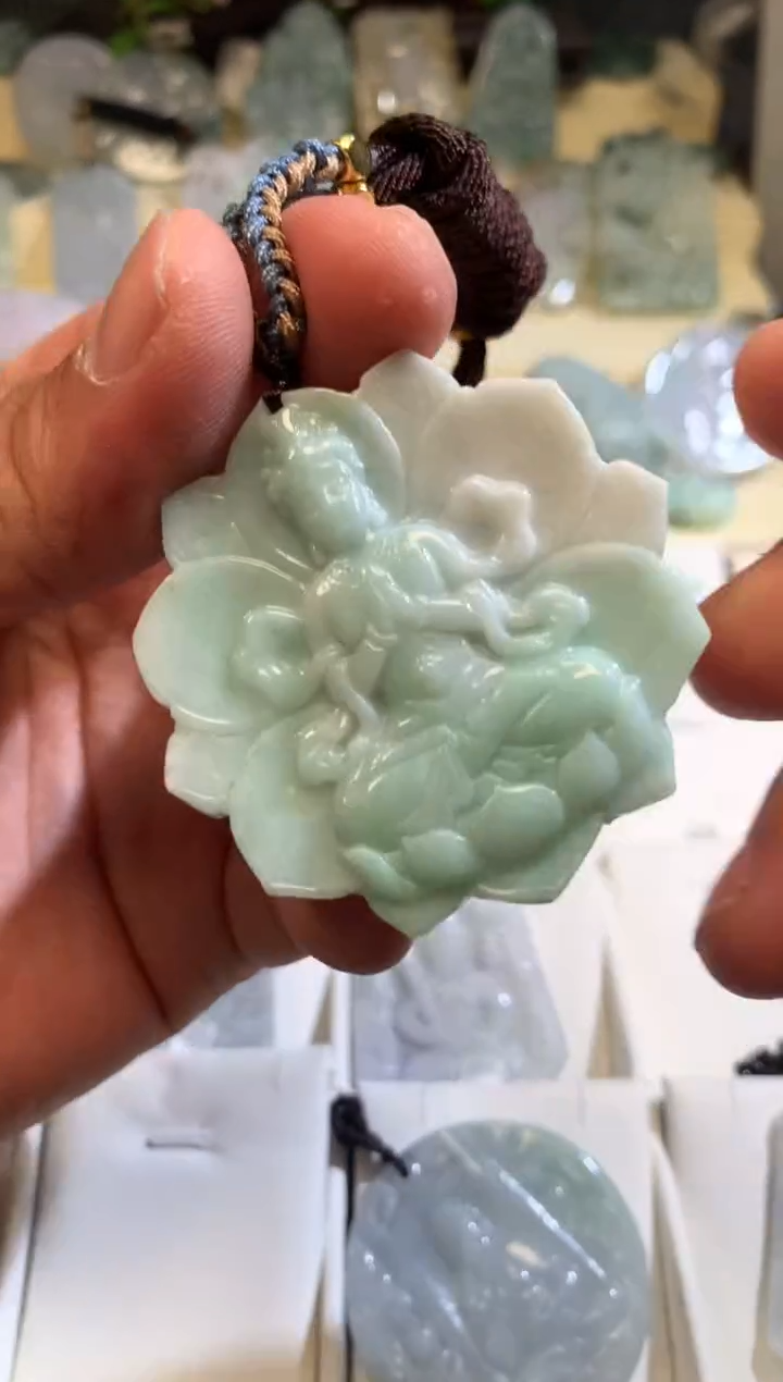 翡翠未镶嵌颈饰4/17/217