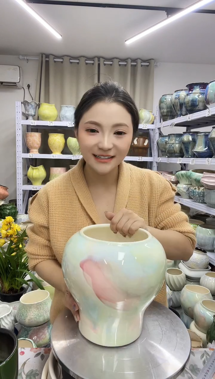 【12.4号】  花盆  高 ：  21  口：14