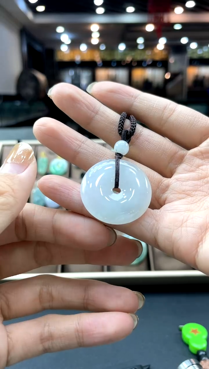 【闪购商品】翡翠颈饰未镶嵌平安扣