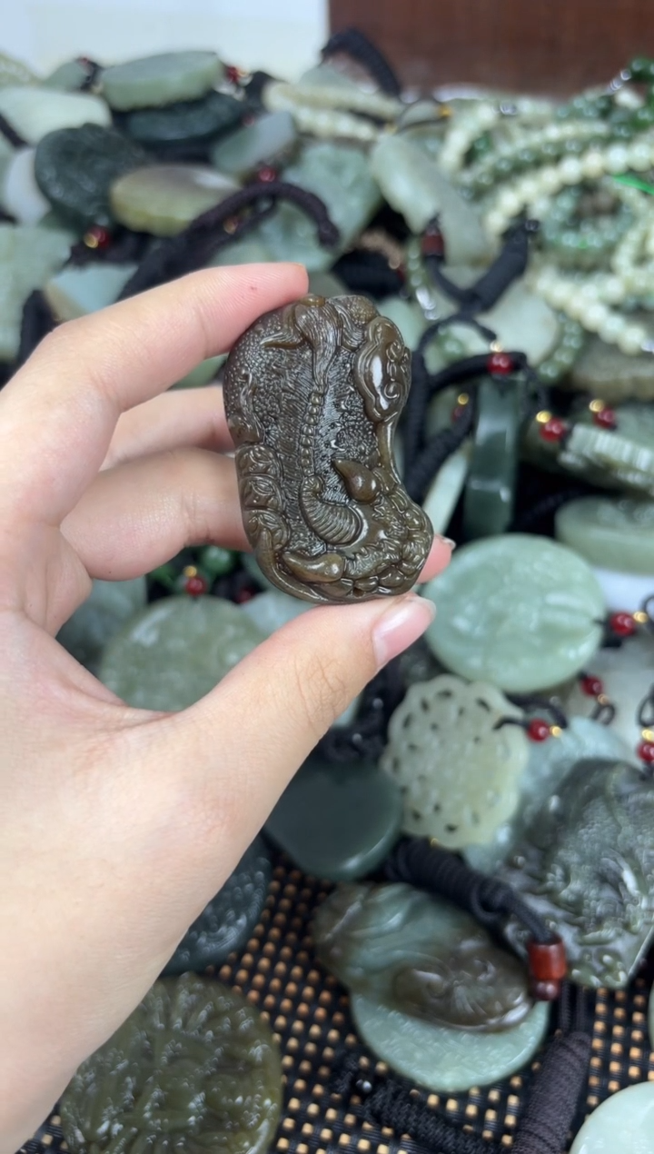 【闪购商品】和田玉颈饰未镶嵌1