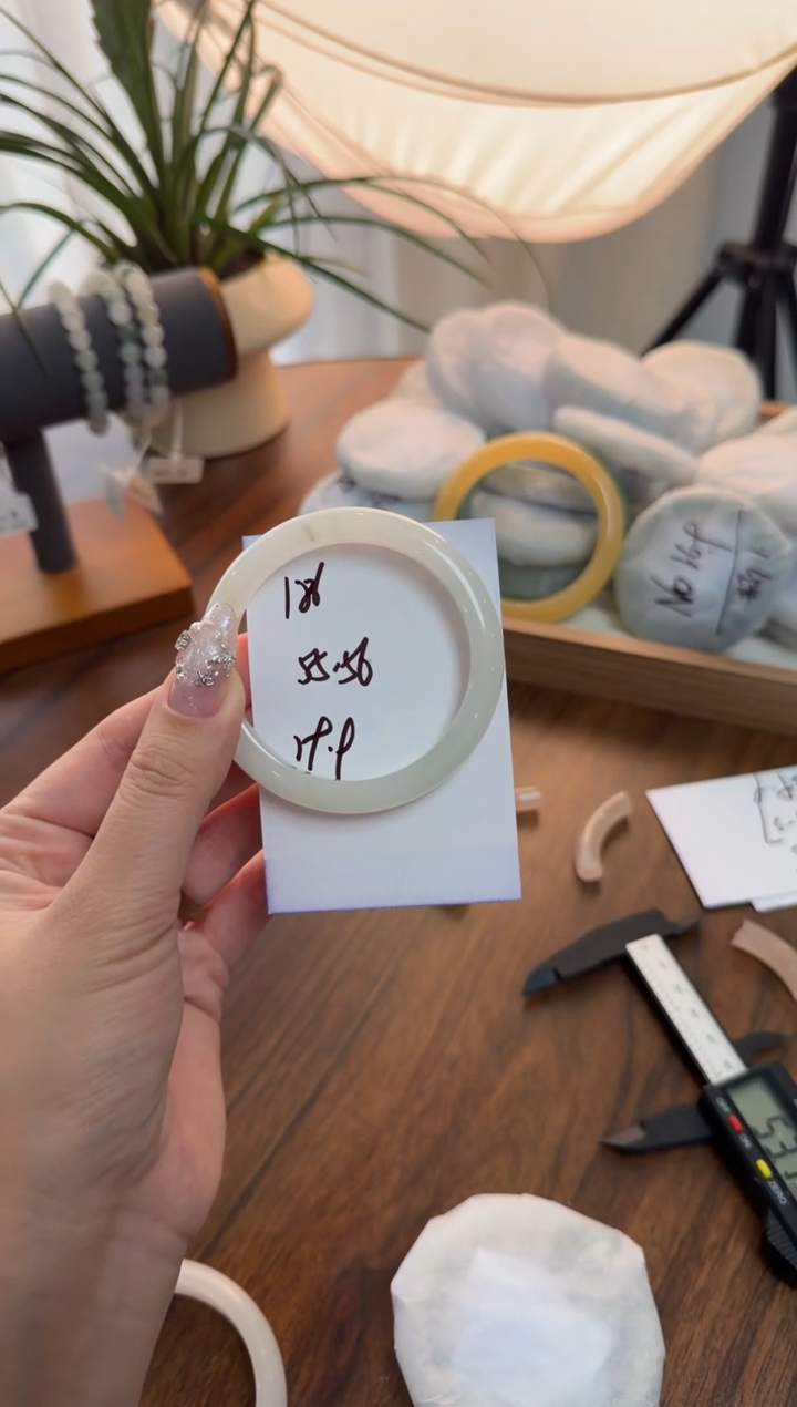 未镶嵌手镯石英质玉186//55/56