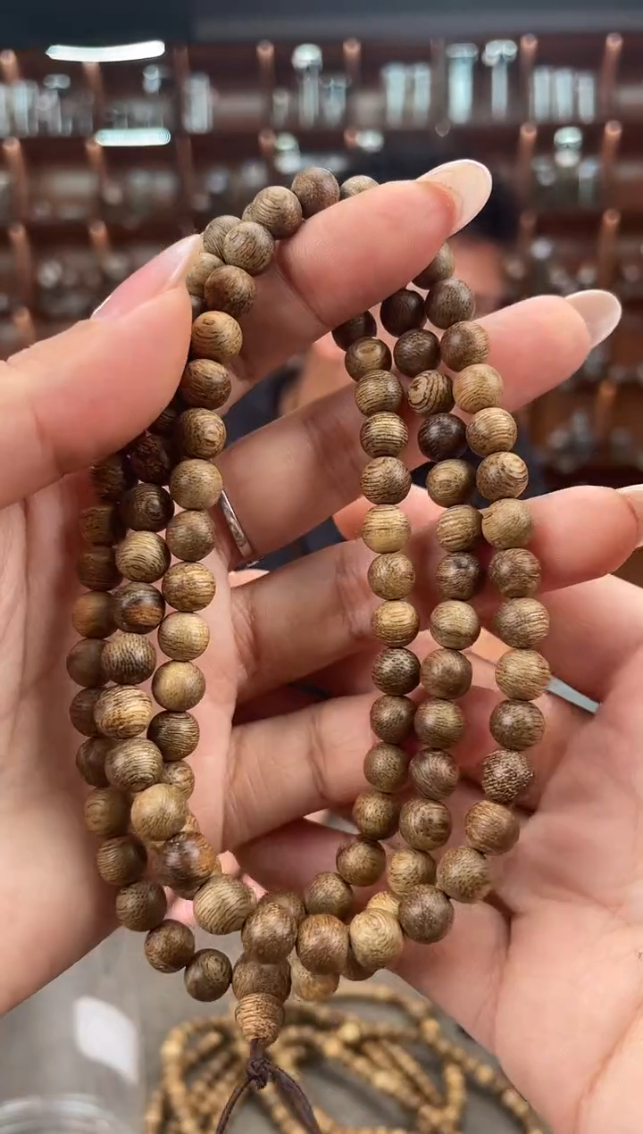 【闪购商品】沉香手串179号文莱多样性发一条