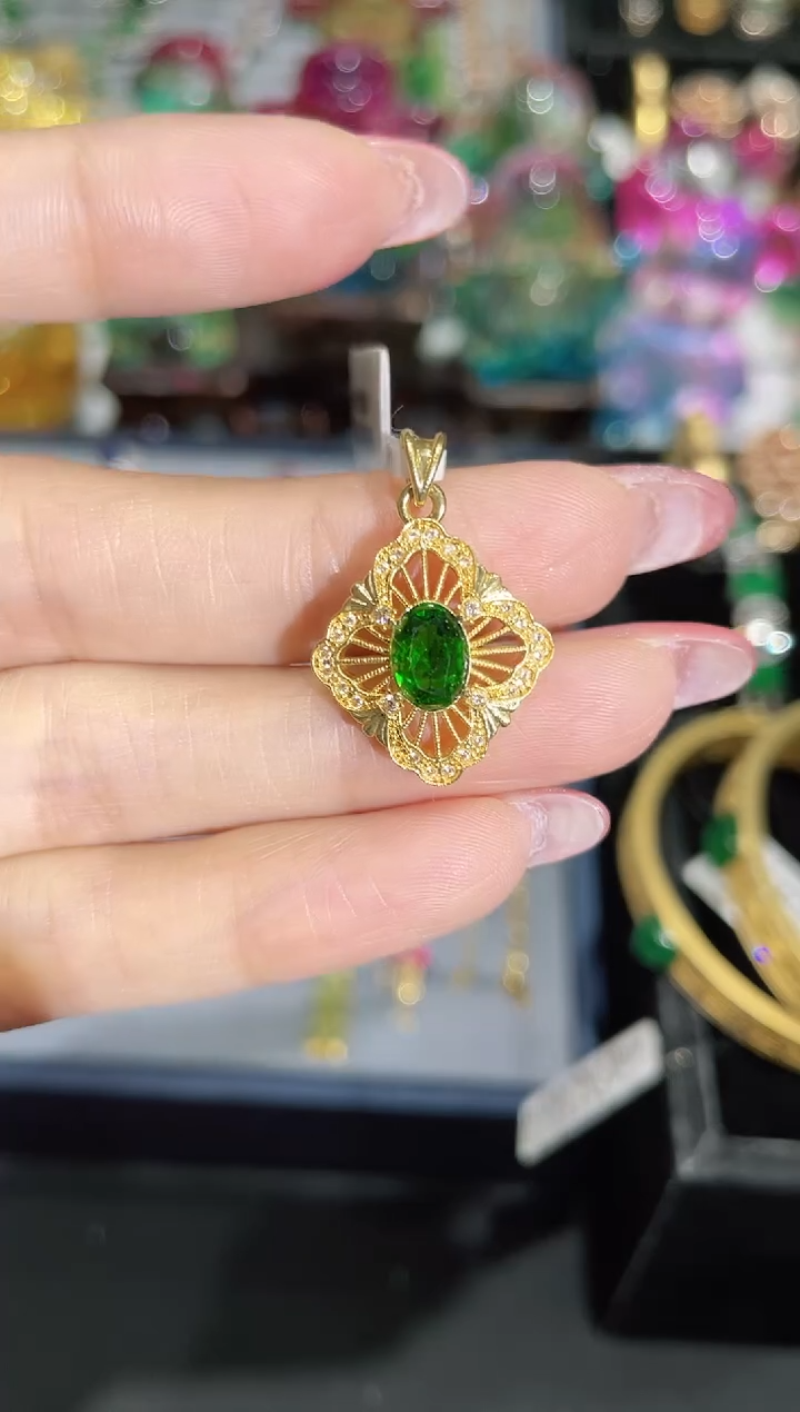 18K金镶嵌透辉石吊坠吊坠