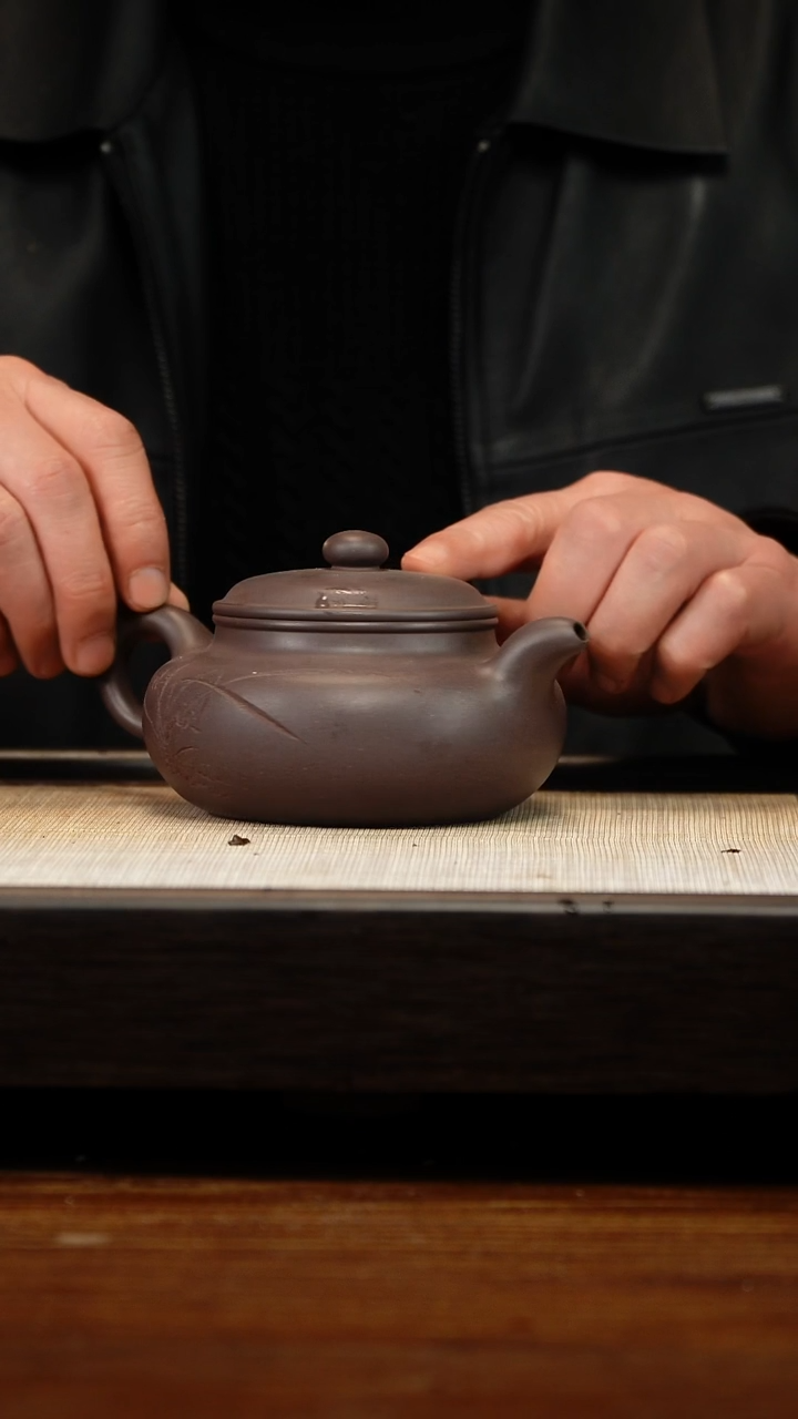 茶壶紫砂四底刻绘仿古