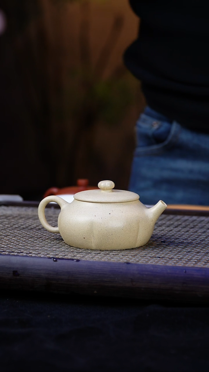 【闪购商品】紫砂茶壶本绿-莲韵壶【约160cc】