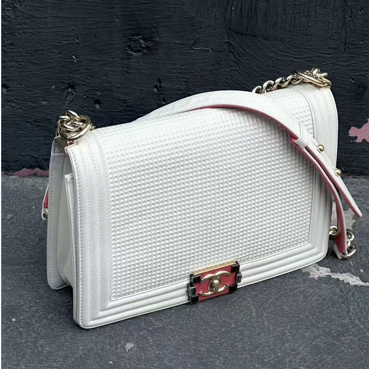 99新 Chanel/香奈儿 leboy中大号季节限定珐琅扣18开有卡 99新