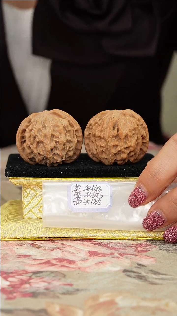 文玩核桃把件苹果园