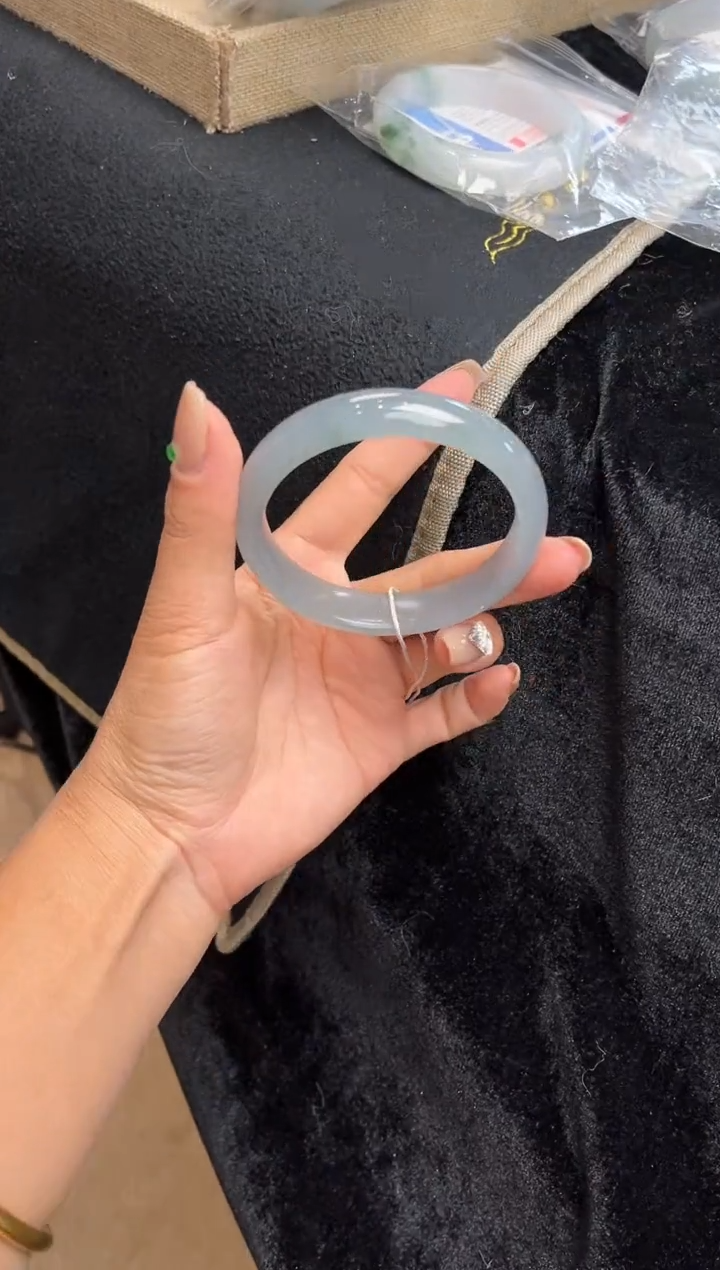 未镶嵌手镯翡翠手镯