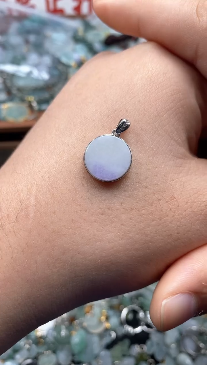 【闪购商品】翡翠颈饰未镶嵌哥哥