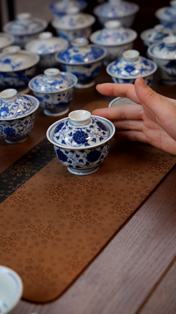 【闪购商品】130缠枝花卉盖碗1111111111