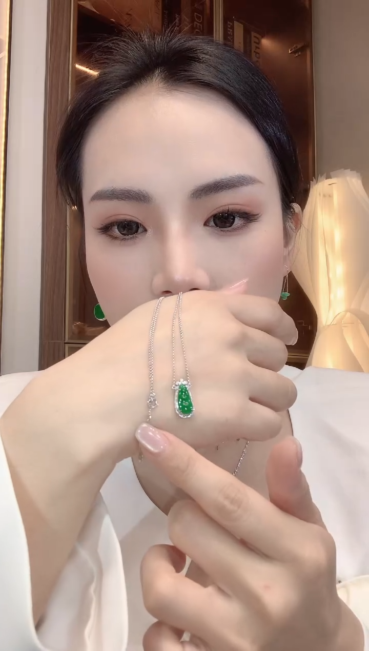 【闪购商品】翡翠18K金镶嵌套链A16一件