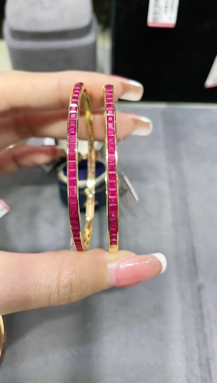 18K金镶嵌天然红宝石手镯（ 多样性发其1）