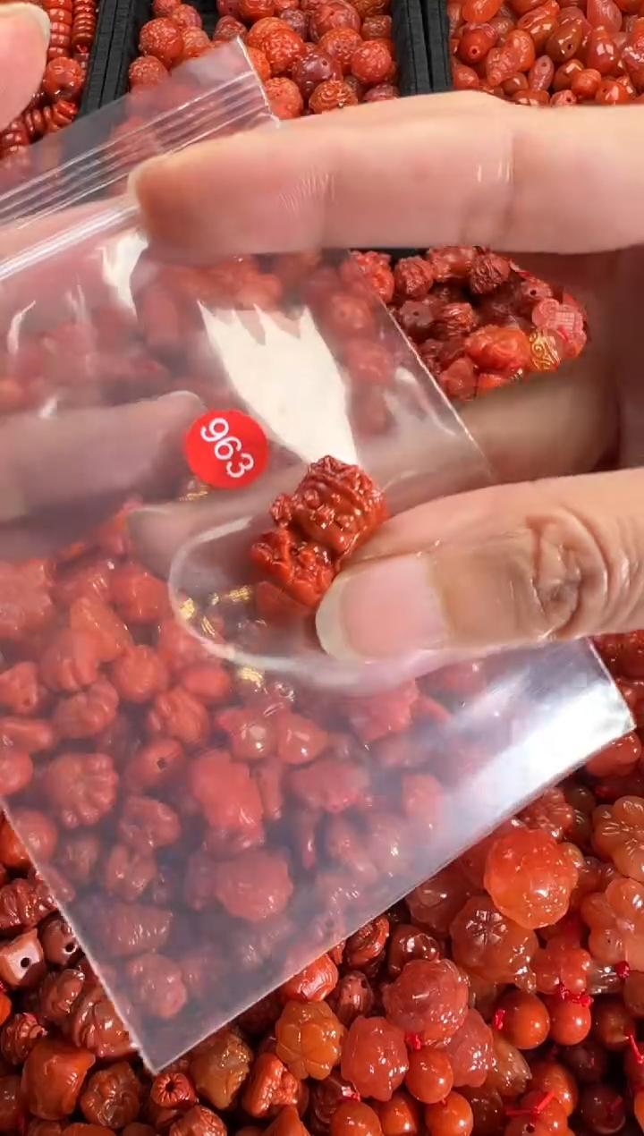 【闪购商品】南红玛瑙颈饰未镶嵌1