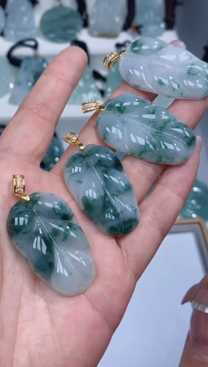 颈饰银S925镶嵌翡翠吊坠团购多样性发一件