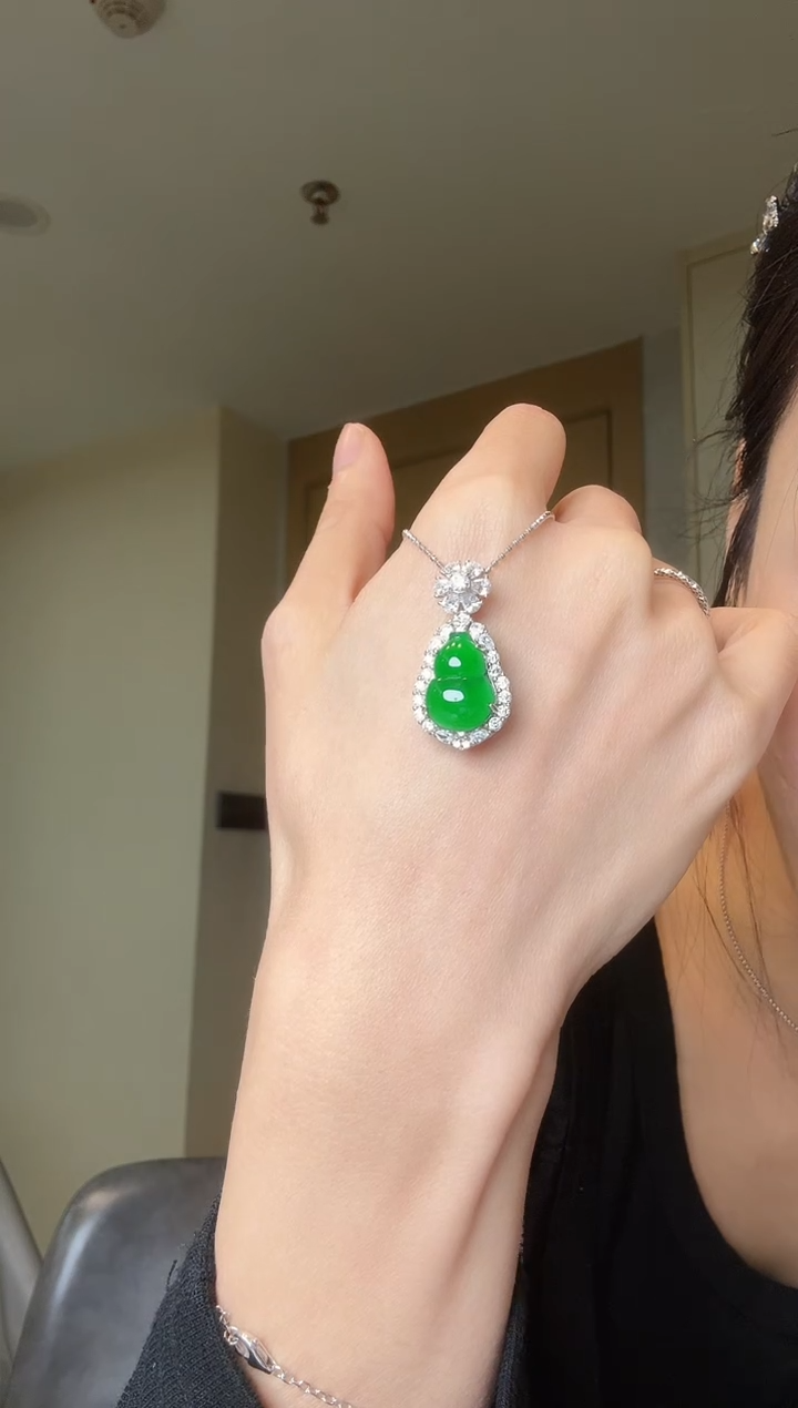 【闪购商品】翡翠吊坠(不含链)银S925镶嵌天然翡翠吊坠