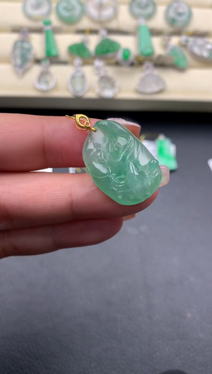 【闪购商品】翡翠颈饰18K金镶嵌D494......