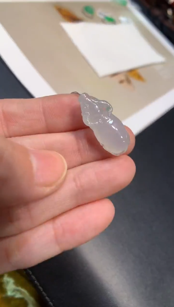 颈饰未镶嵌翡翠牛牛