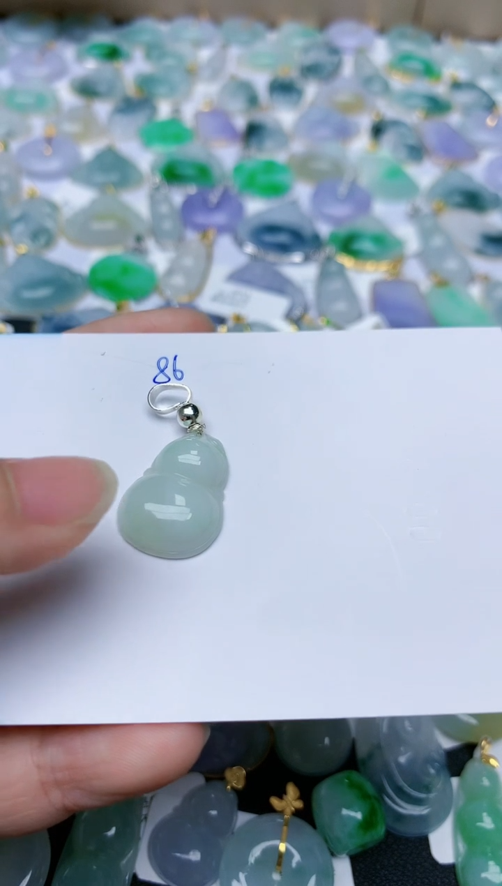 【闪购商品】翡翠颈饰合金天然翡翠A货    