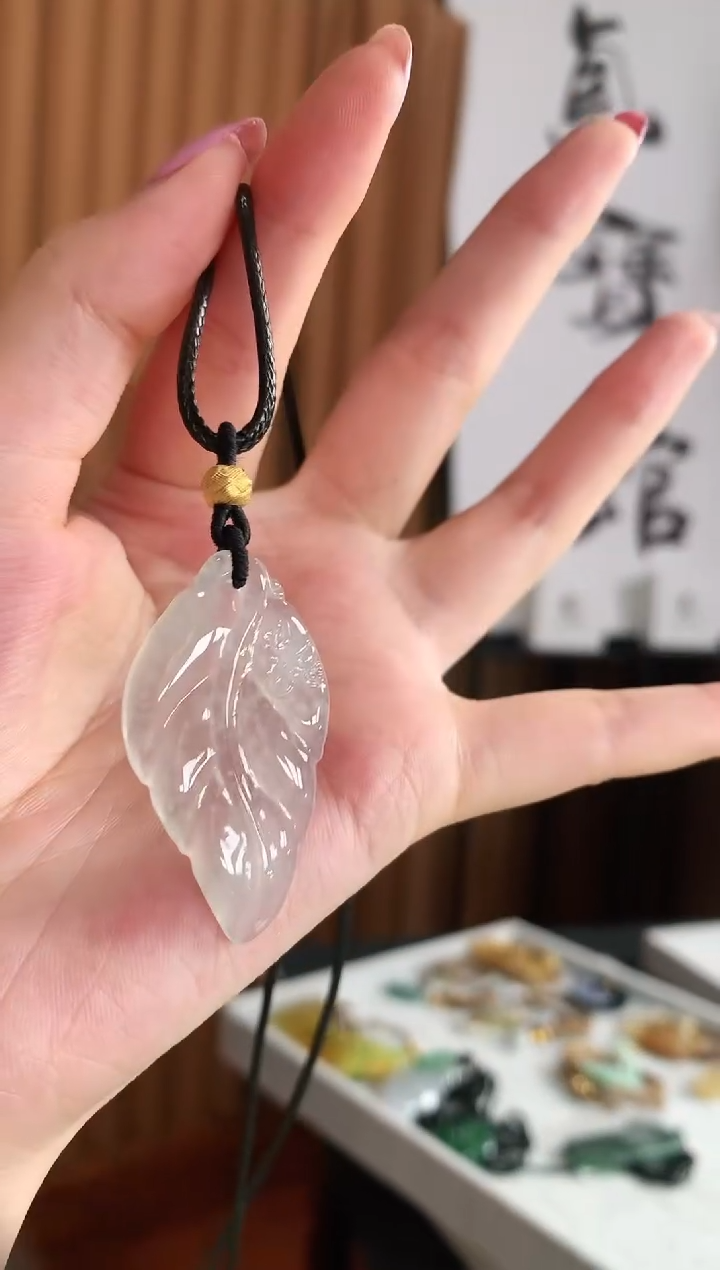 【闪购商品】翡翠颈饰未镶嵌吊坠